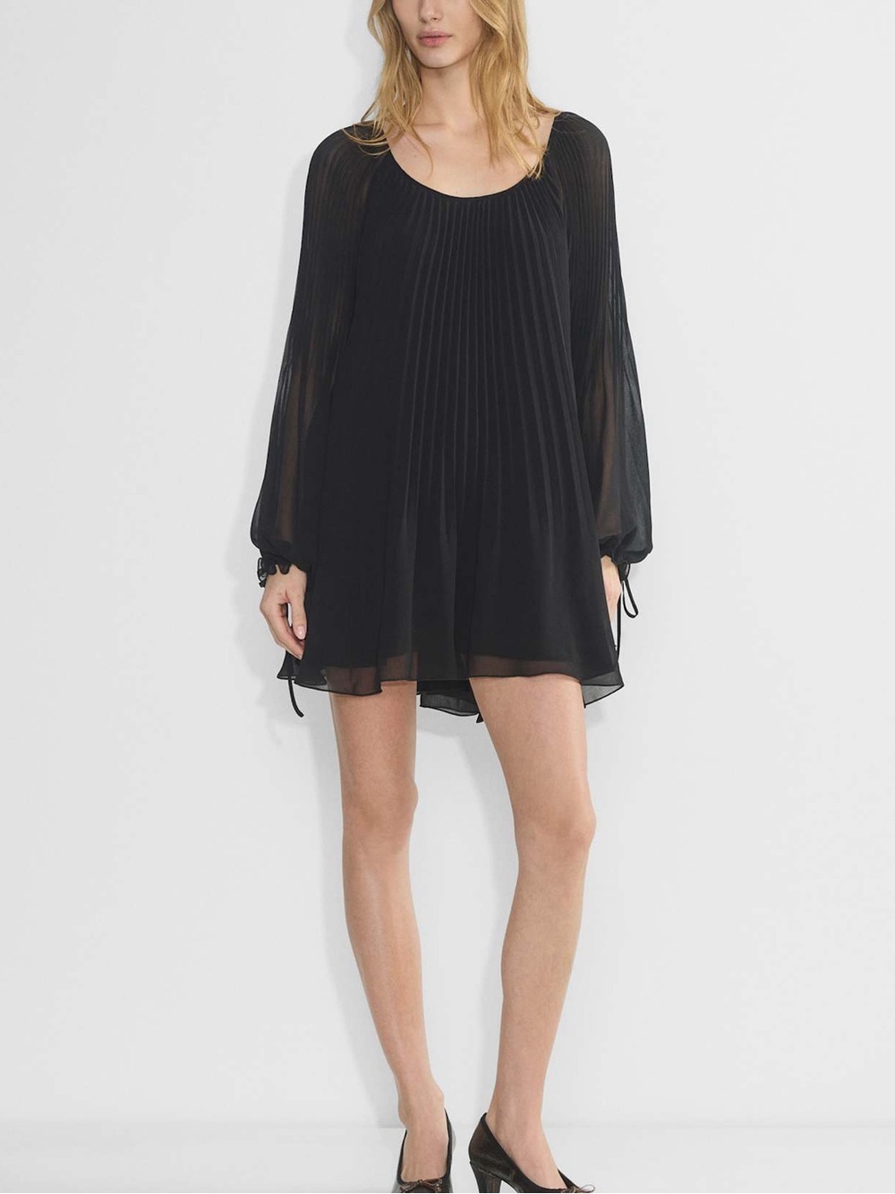 Aritzia Wilfred Valeria Black Pleated Long-Sleeve Chiffon Dress